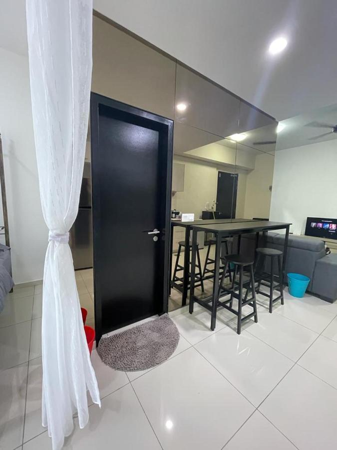 Kyra Homestay Centrus Soho Cyberjaya *Wifi And Pool* Exterior foto